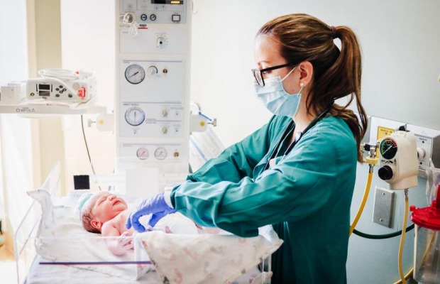 Intensivsykepleier til Nyfødtintensiv i Arendal i sommer